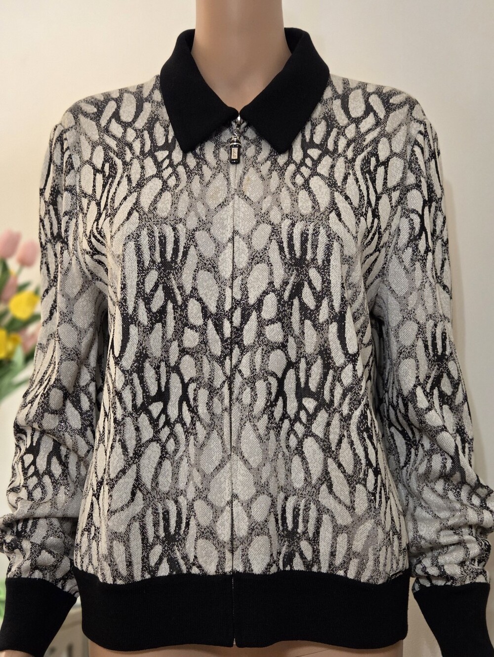 St John Sport Black & Cream Zip-Front Patterned Knit Jacket with Contrast Collar